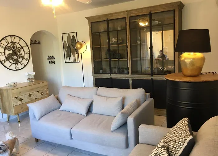 Appartement Mazet De La 54m2 Lavandou 100m Avec Piscine Le Lavandou