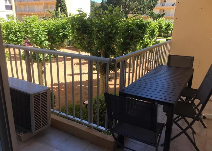 Mazet De La 54m2 Lavandou 100m Avec Piscine *