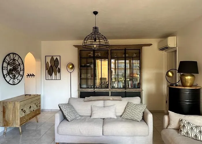 Mazet De La 54m2 Lavandou 100m Avec Piscine Le Lavandou