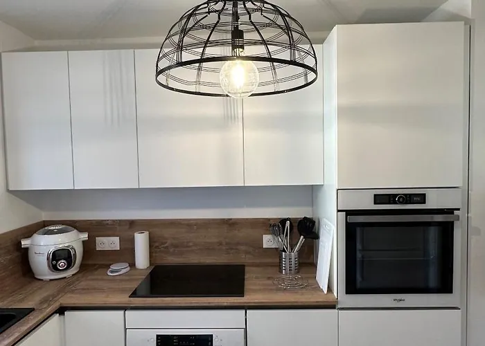 Appartement Mazet De La 54m2 Lavandou 100m Avec Piscine *